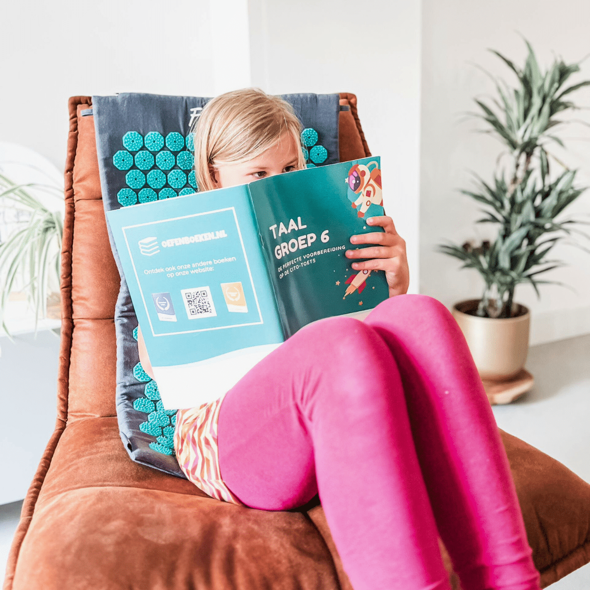 Oefenboeken taal voor groep 6 met opdrachten voor spelling, grammatica en taalvaardigheid, geschikt ter voorbereiding op eindtoetsen zoals Cito.