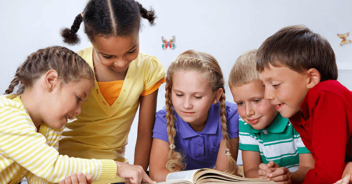 Leren lezen in de onderbouw: zo help je je kind thuis