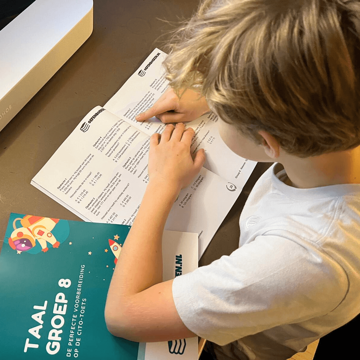 Overzicht van oefenboeken voor taal en spelling met werkboeken en oefenmateriaal voor extra training en herhaling.