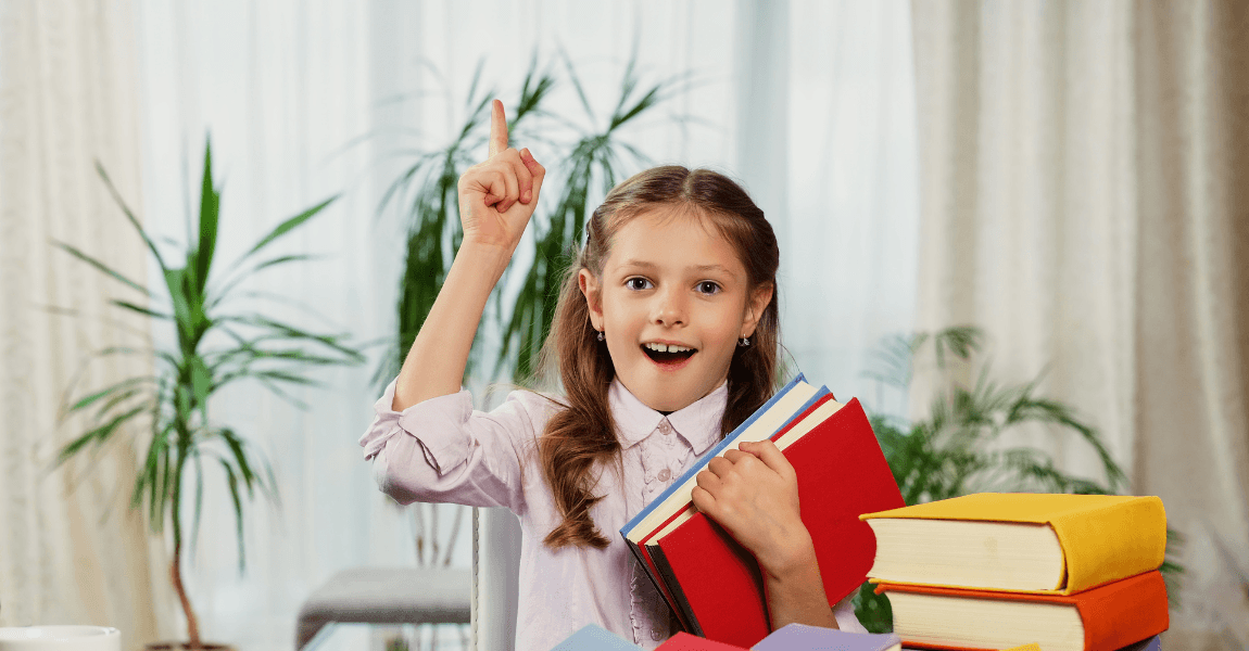 Kind met boeken oefent woordsoorten voor taal op de basisschool met duidelijke uitleg en oefeningen.